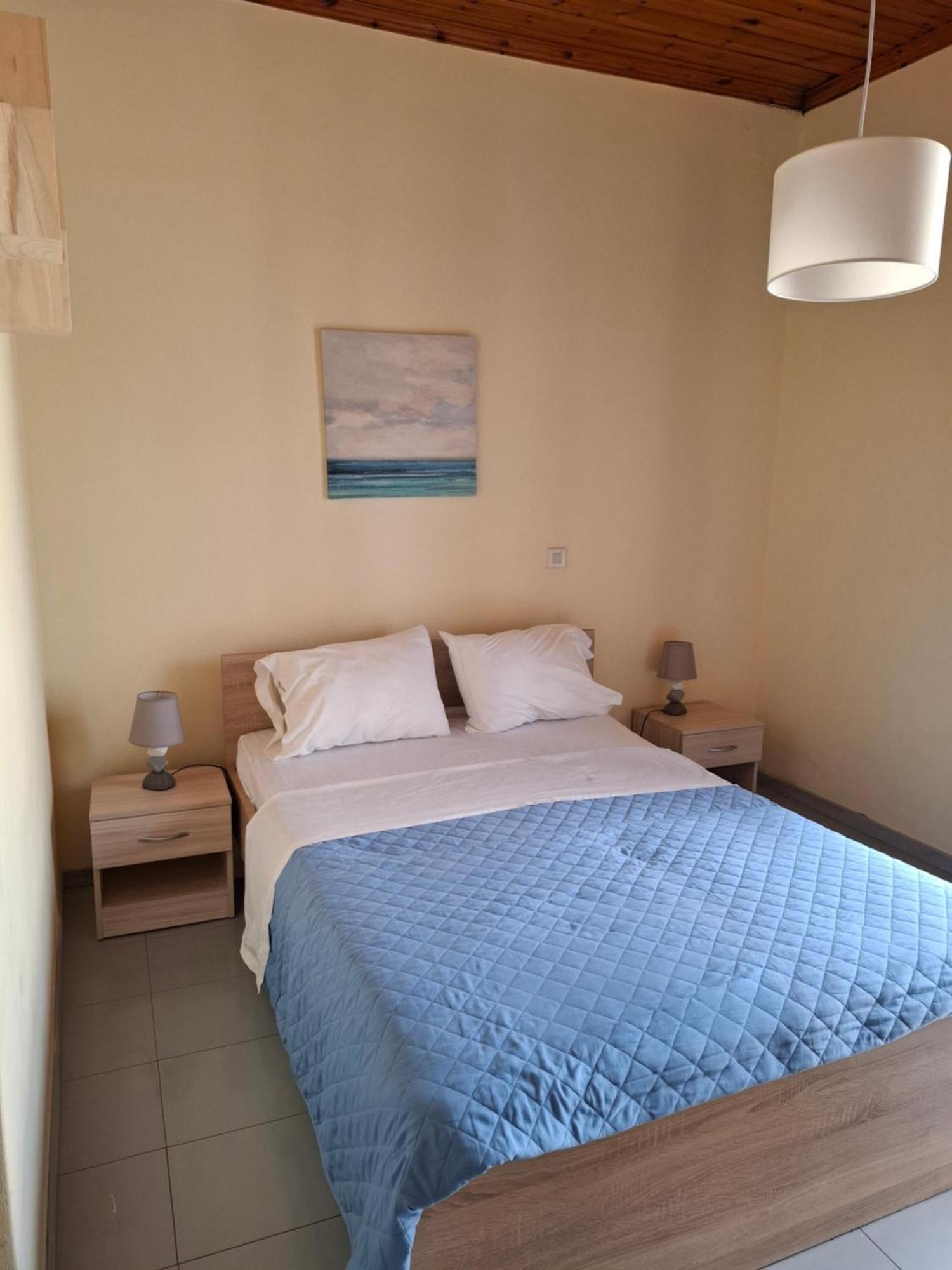 Old Harbor Apartments Spetses Town Room photo